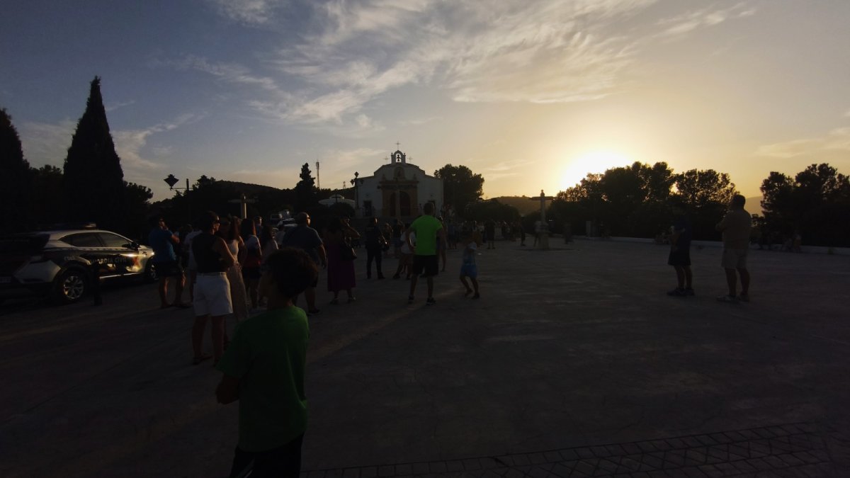 Imagen Priego vivió la magia del eclipse solar desde el Calvario y Sierra Cristina